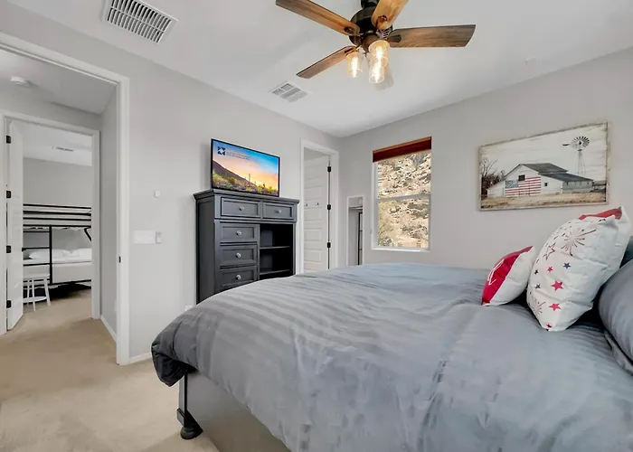 182nd Goodyear Holiday home
