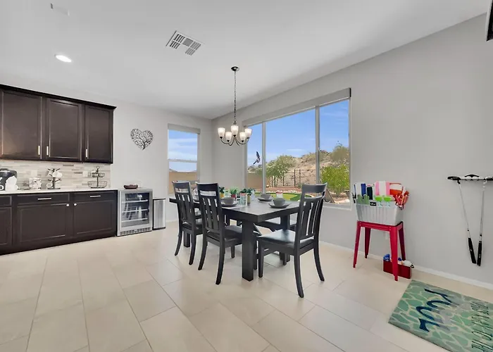 182nd Goodyear Holiday home
